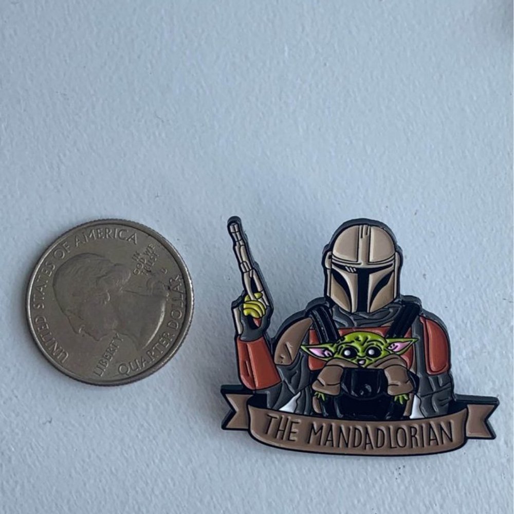 Brand new Star Wars inspired Mandalorian and baby Yoda enamel pin - Picture 2 of 3